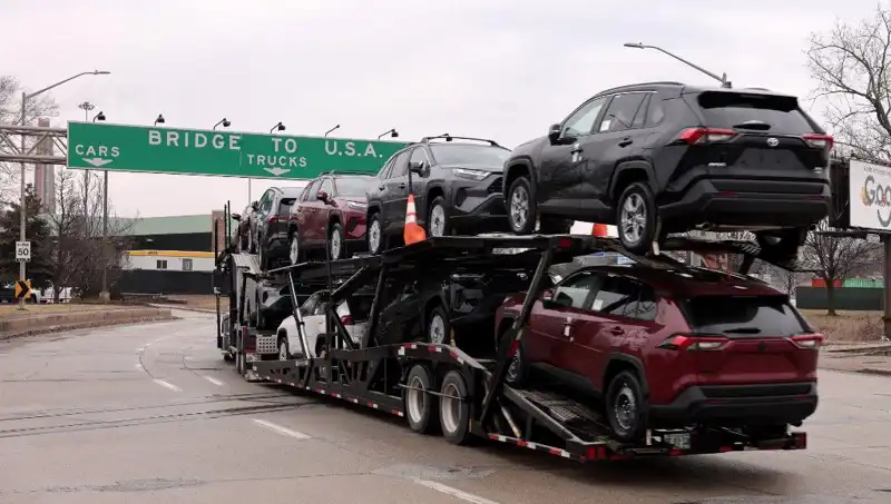 Toyota’nın Amerika için Aldığı Hibrit Araç Kararı Merak Uyandırıyor!