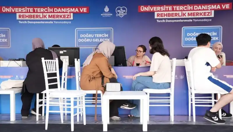 İstanbul’a Üniversite Tercih Danışma Merkezleri Kuruldu: Öğrencilere Kapılarını Açtı