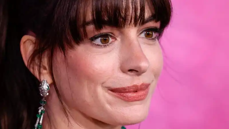 Hollywood Yıldızlarının Tüyler Ürperten Estetik Trendine Dikkat: Ölü Deri Enjeksiyonları