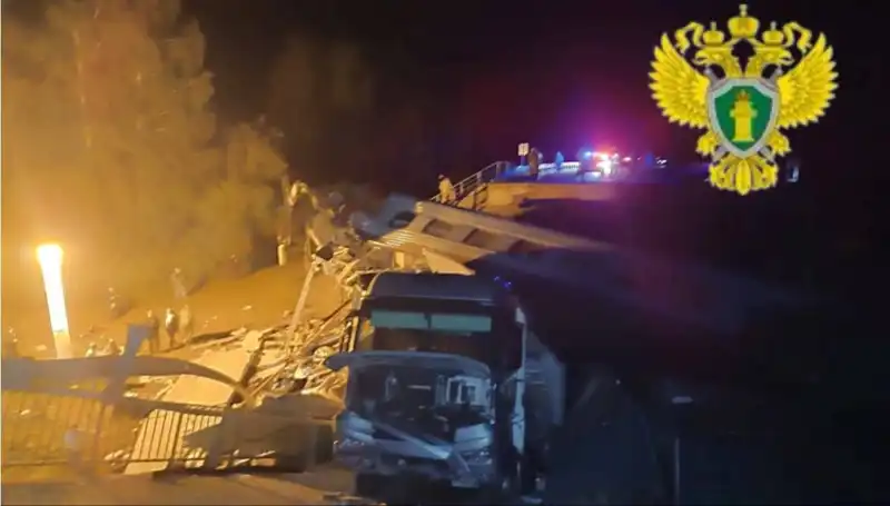 Rusya’da Betondan Çöken Köprüler: Üzücü Kazada Yedinci Hayat Kaybı!