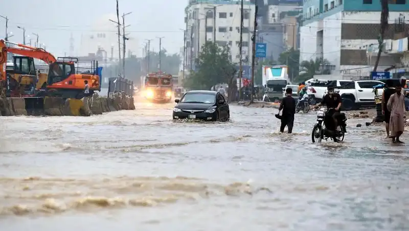 Pakistan'da Muson Yağmurlarının Yol Açtığı Felaket ve Ölü Sayısındaki Artış