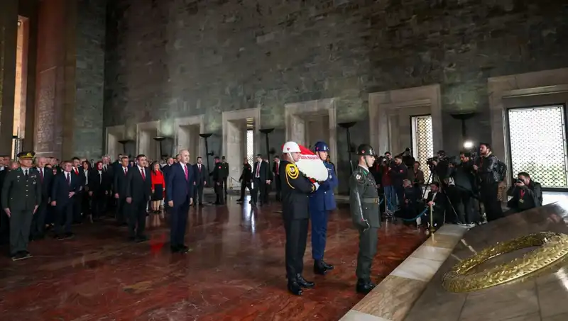 Anıtkabir’de Devlet Erkanının Katıldığı Anlamlı Tören