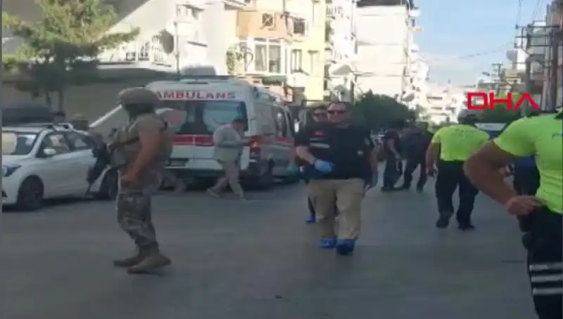 İzmir'de Karakola Silahlı Saldırı: İki Kahraman Şehit ve Bir Yaralı