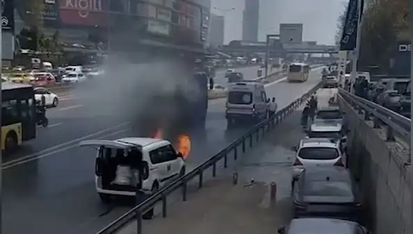 Yanan Araca TOMA ile Yapılan Müdahale: Gözler Alevlere Takılı Kaldı