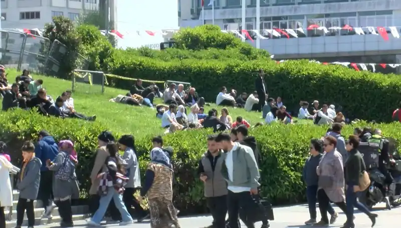 Taksim'de Deprem Yoğunluğu: Neler Yaşandı ve Ne Bekleniyor?