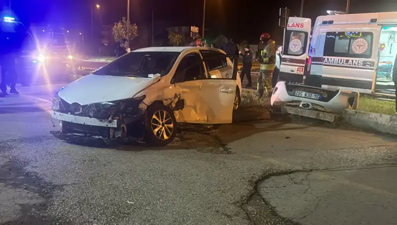 Pikap ve Otomobil Çarpıştı: Kaza Sonrası İnanılmaz Gelişmeler