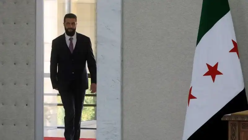 Fransa'dan Suriye'ye Destek: Şara-Macron Zirvesi Sonrası Beklentiler
