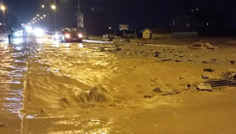 Konya ve Ankara'da Sel Felaketi: Hayat Durma Noktasında