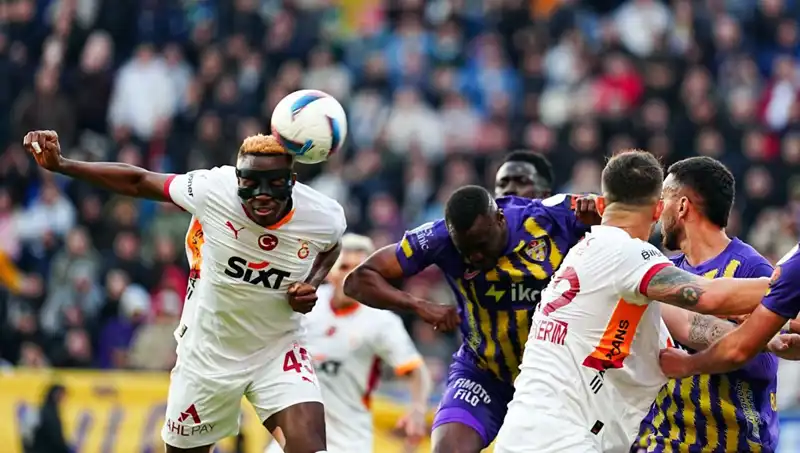 Galatasaray'ın Yıldız Oyuncusu: "Oynamıyor, Resital Yapıyor!"