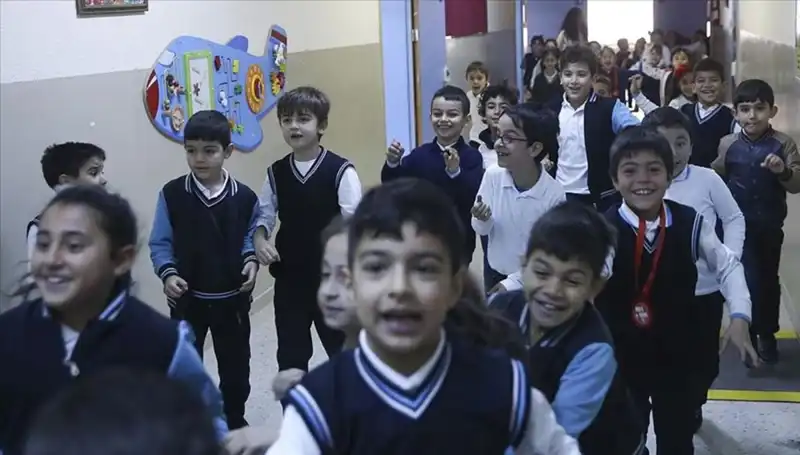 2025 Okul Açılış Tarihi Belli Oldu: Tatil Takviminde Neler Var?