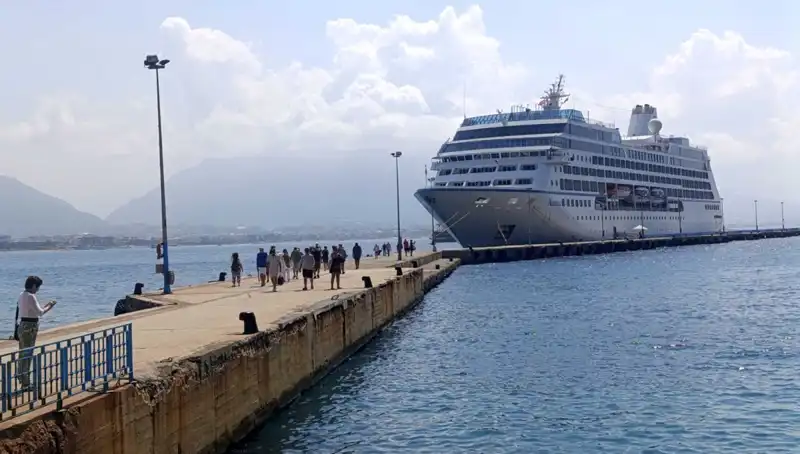 ABD'li Turistlerin Alanya Ziyareti: Kruvaziyer Turizminin Yeni Yüzü