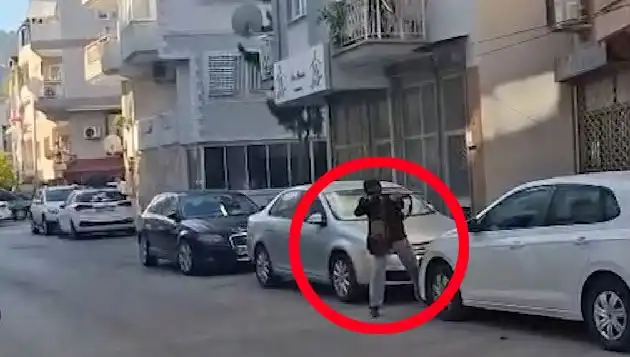 İzmir’de Silahlı Çatışma: Saldırganla Uzun Süreli Gerilim Anları