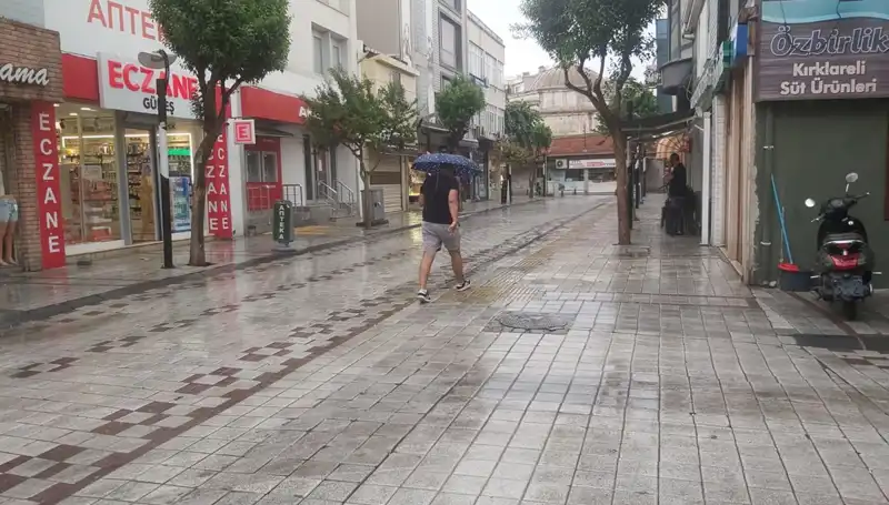 Kırklareli’de Sağanak Yağış Hayatı Olumsuz Etkiledi