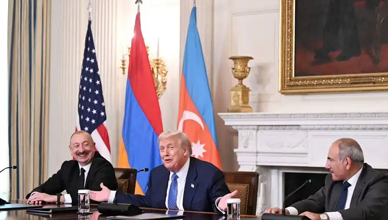 Aliyev, Ermenistan’ı Anayasa Değişikliği İçin Hızla Hareket Etmeye Çağırdı