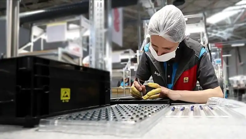 Foxconn Yapay Zekada Çığır Açıyor: İlk Büyük Dil Modelini Tanıttı