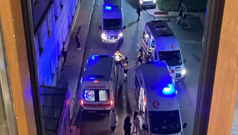 Akşam Yemeğinden Zehirlenen 53 Öğrenci Hastaneye Kaldırıldı: Olayın Ardındaki Gerçekler