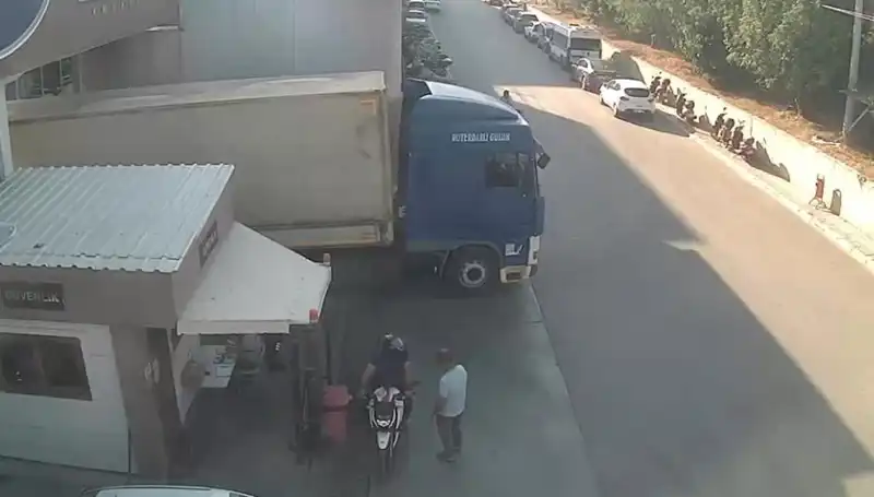 Türkiye’de Nakliye Şebekesine Büyük Operasyon: Milyonlarca Liralık Ürün Ele Geçirildi!