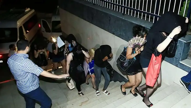 Düzce'de Fuhuş Operasyonunda 5 Zanlı Yakalandı: Ayrıntılar Ortaya Çıktı
