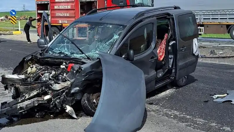 Ankara Yolu’nda Kaza: Üç Kişi Yaralandı, Gelişmeler Bekleniyor