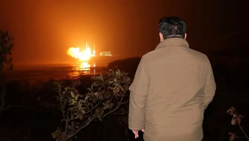 Kuzey Kore'nin Gizli Silah Programının Bedeli: Amerikalılar Ödüyor!