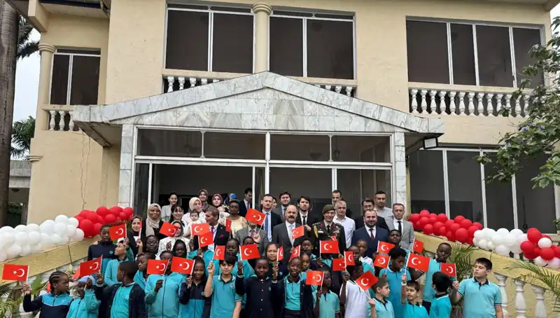 Kamerun'da 23 Nisan Ulusal Egemenlik ve Çocuk Bayramı Kutlamaları Renklendi