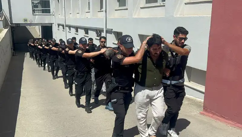 Adana'da Tarihi Eroin Operasyonu: 825 Kilo Ele Geçirildi, 16 Kişi Tutuklandı